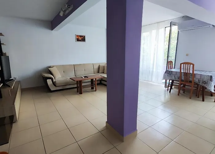 Varna Top Central Apartment דירה *